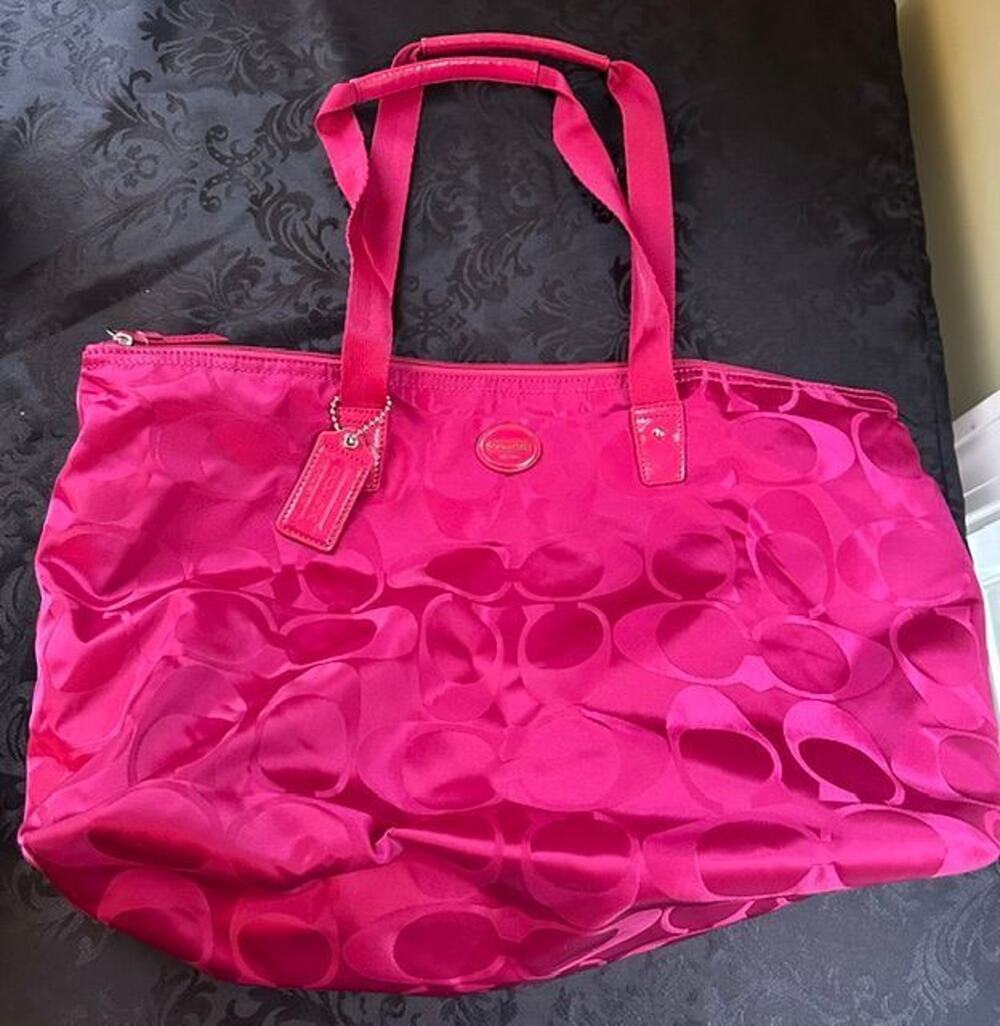 Coach Getaway Signature Packable Weekender Bag Fuchsia EUC